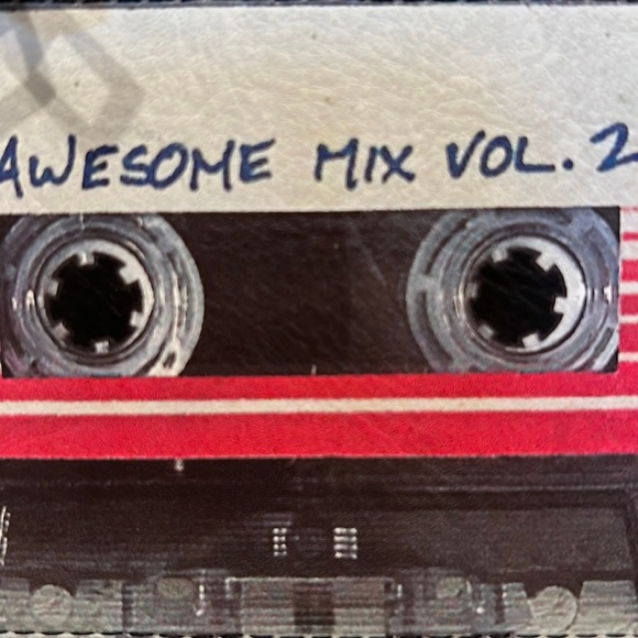 Her Universe X Marvel Guardians Of The Galaxy Cassette Tape Coin Purse NWT - Picture 3 of 8